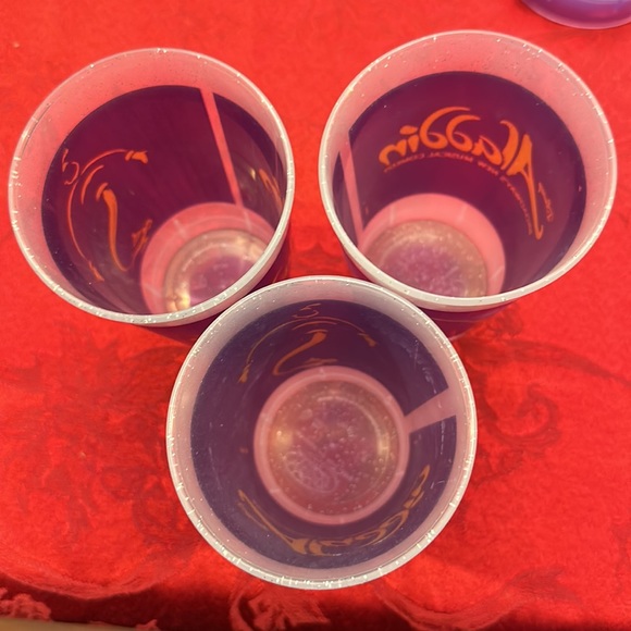 Disney Aladdin NYC Broadway musical 3 refreshment plastic cups with covers - Picture 5 of 7
